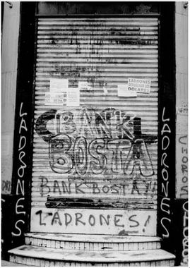 Miradas despu�s del 19 y 20. Grupo de Fotograf�a Escuela Musto. 2001/2002.